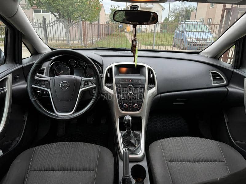 Opel Astra J 1.7 cdti