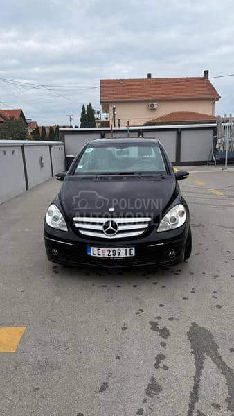 Mercedes Benz B 180 
