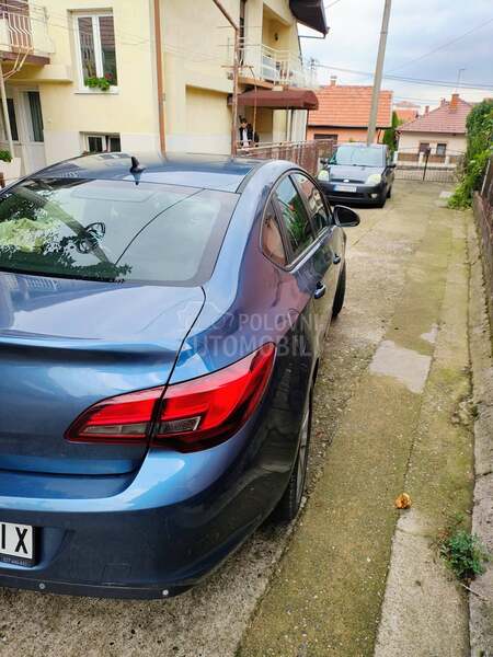 Opel Astra J 1.6 Turbo