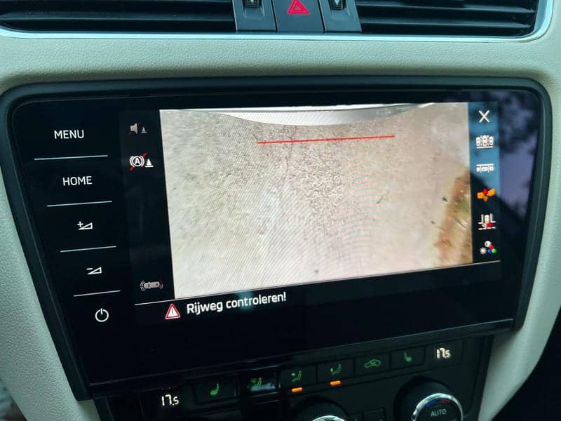 Škoda Octavia 1.6TDI DSG STYLE