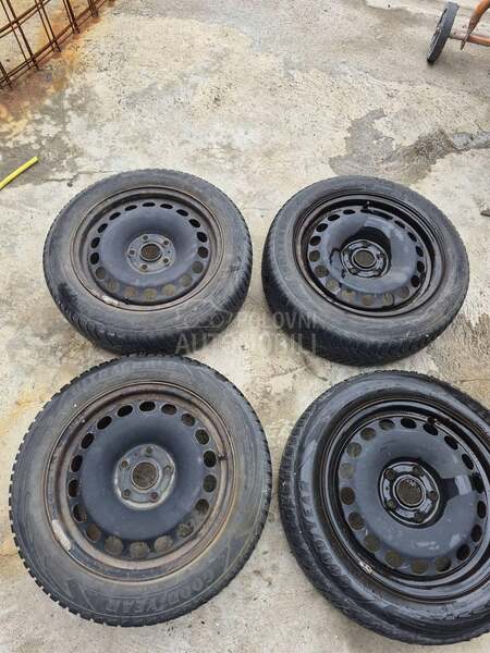 Goodyear 205/55 R16 Zimska