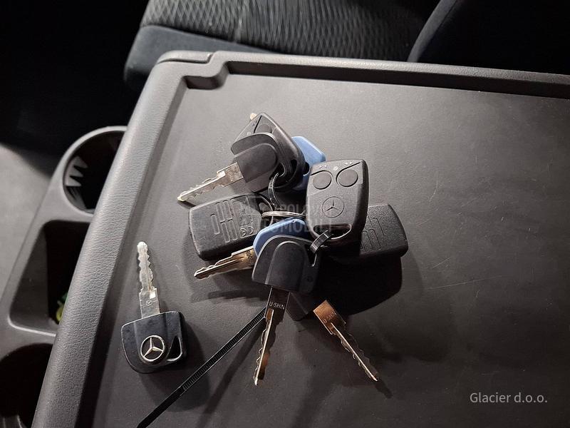 Mercedes Benz 1221 / 7.3m / LIFT