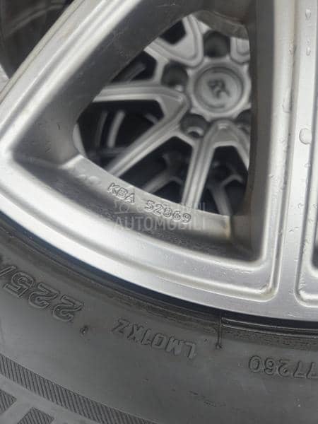 Bridgestone 225/60 R17 Zimska