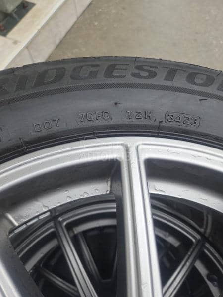 Bridgestone 225/60 R17 Zimska