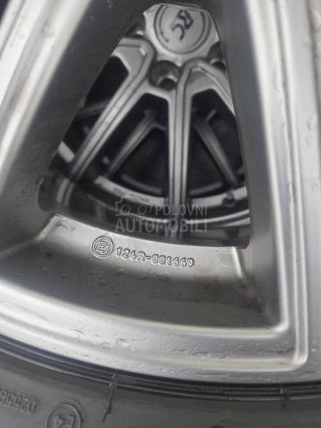 Bridgestone 225/60 R17 Zimska