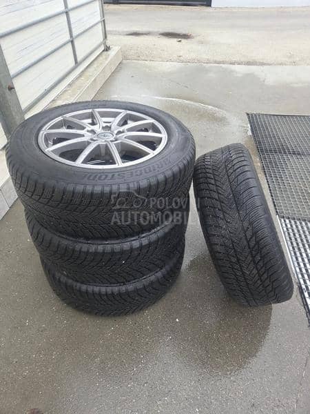 Bridgestone 225/60 R17 Zimska