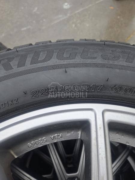Bridgestone 225/60 R17 Zimska
