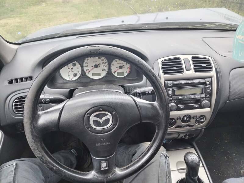 Mazda 323 323F