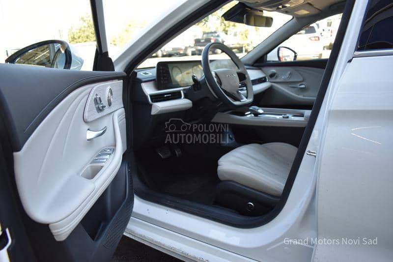 Chery Arrizo 8 1.5 PHEV NOBLE Chery Arrizo 8 1.5 PHEV NOBLE