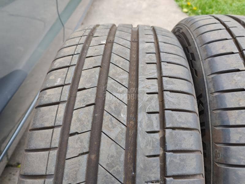 Kumho 215/45 R18 Letnja