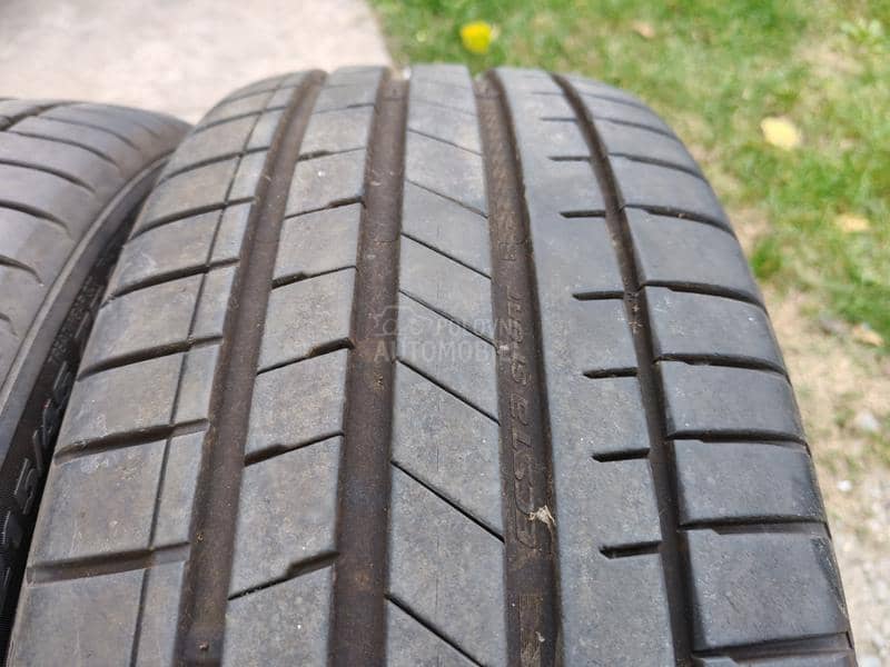 Kumho 215/45 R18 Letnja