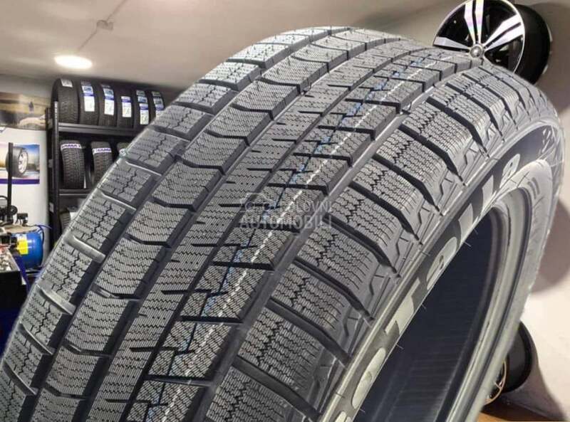 Tracmax 225/50 R18 Zimska