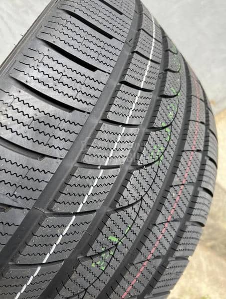 Tracmax 215/70 R16 Zimska