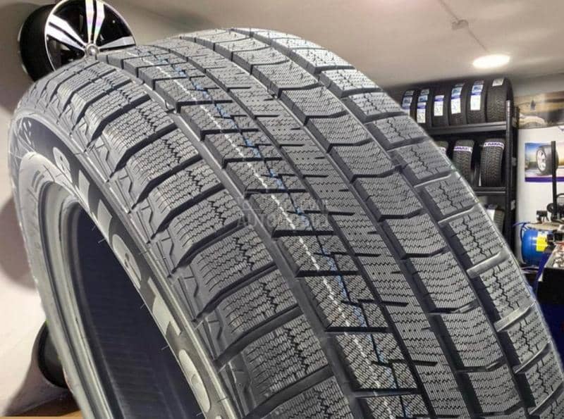 Tracmax 215/65 R17 Zimska
