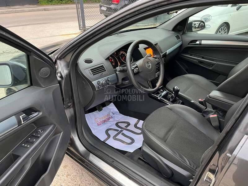 Opel Astra H SPORT NOV
