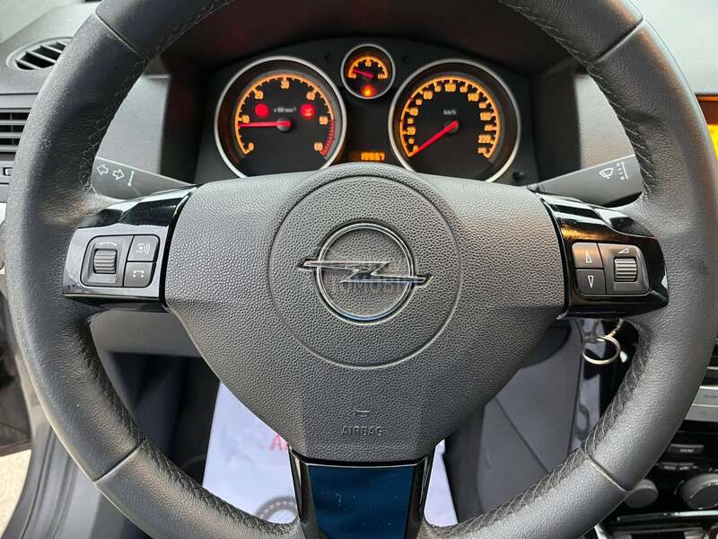 Opel Astra H SPORT NOV
