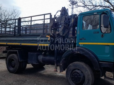 Mercedes Benz Kiper sa dizalicom