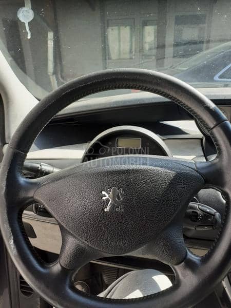 Peugeot 807 2.2 HDI