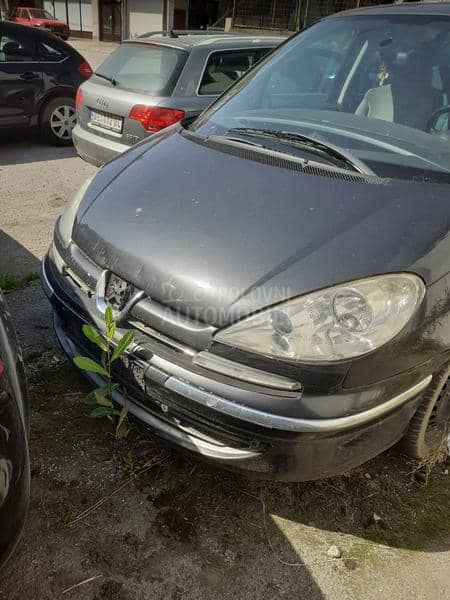 Peugeot 807 2.2 HDI