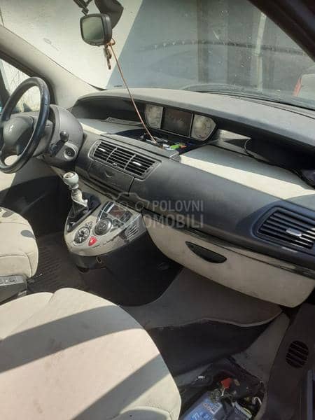 Peugeot 807 2.2 HDI