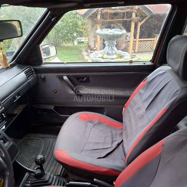 Volkswagen Golf 2 GTI