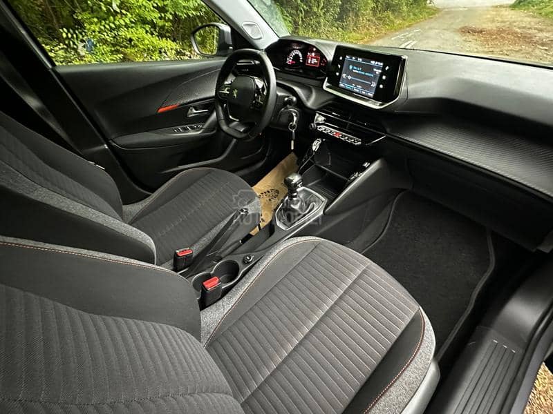 Peugeot 2008 2008 1,5 BlueHDI Peugeot 2008 2008 1,5 BlueHDI