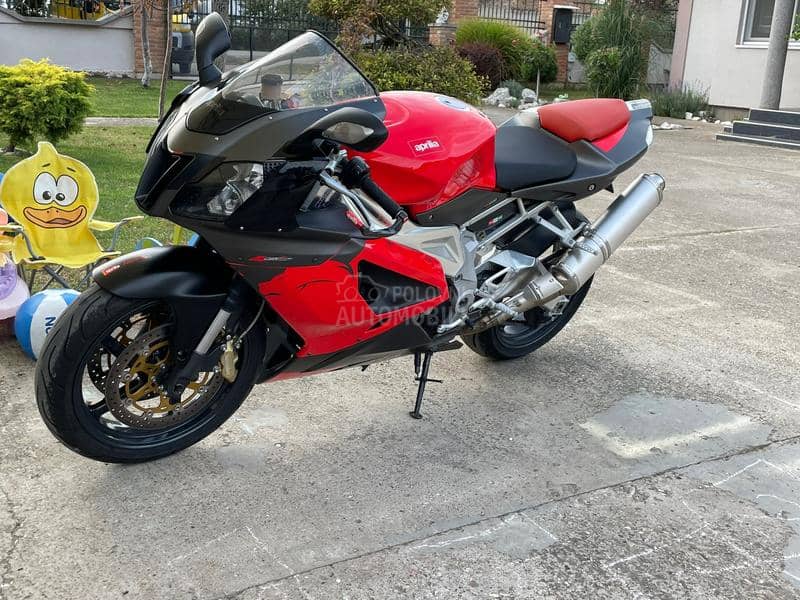 Aprilia rsv1000r