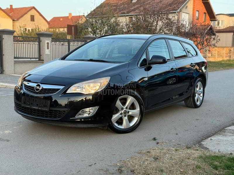 Opel Astra J 