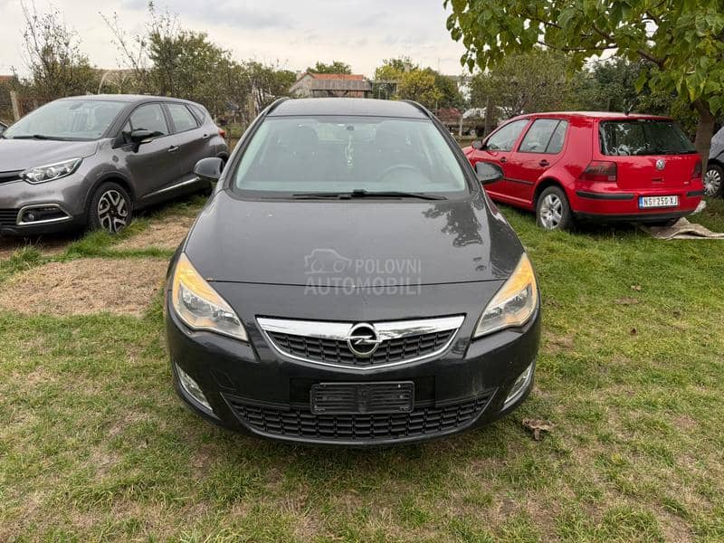 Opel Astra J 
