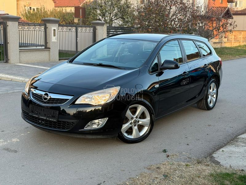 Opel Astra J 