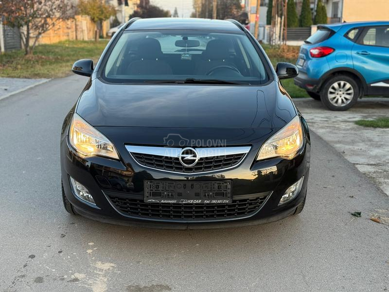 Opel Astra J 