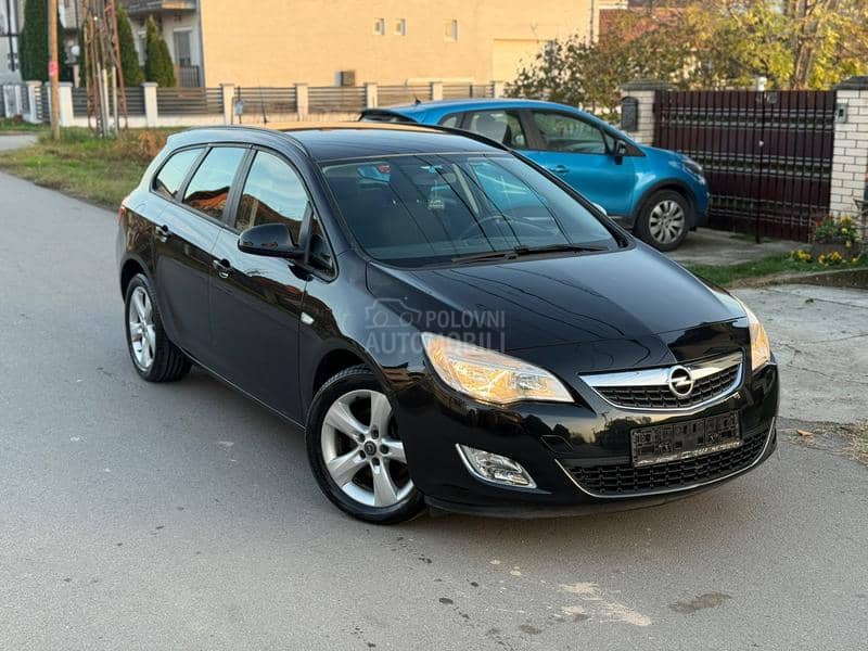 Opel Astra J 