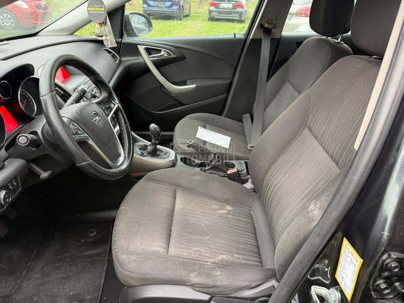 Opel Astra J 