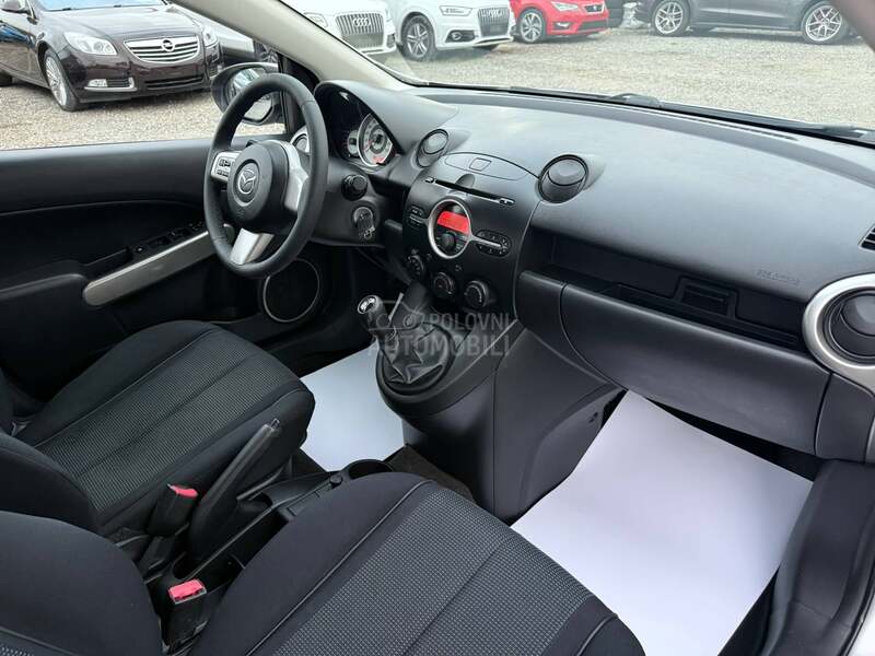 Mazda 2 1.5 SPORT SWlSS