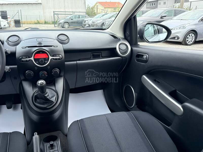 Mazda 2 1.5 SPORT SWlSS