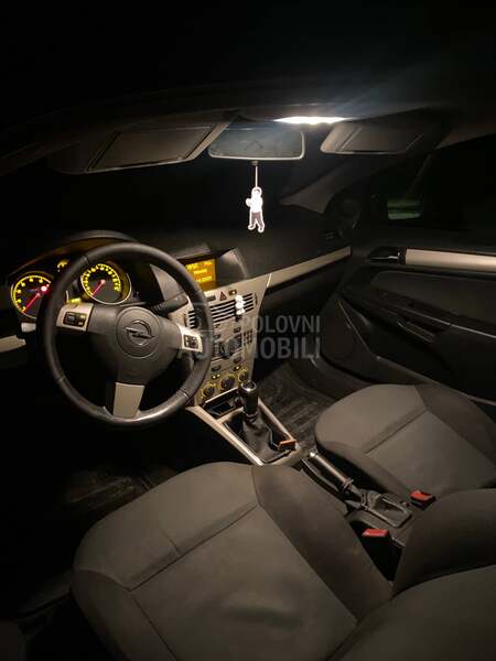 Opel Astra H 1.6