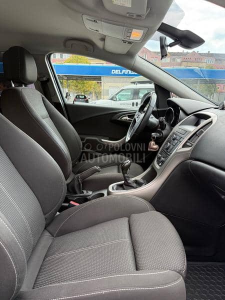 Opel Astra J 1.7  cdti