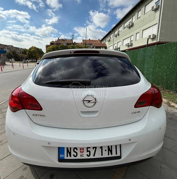 Opel Astra J 1.7  cdti