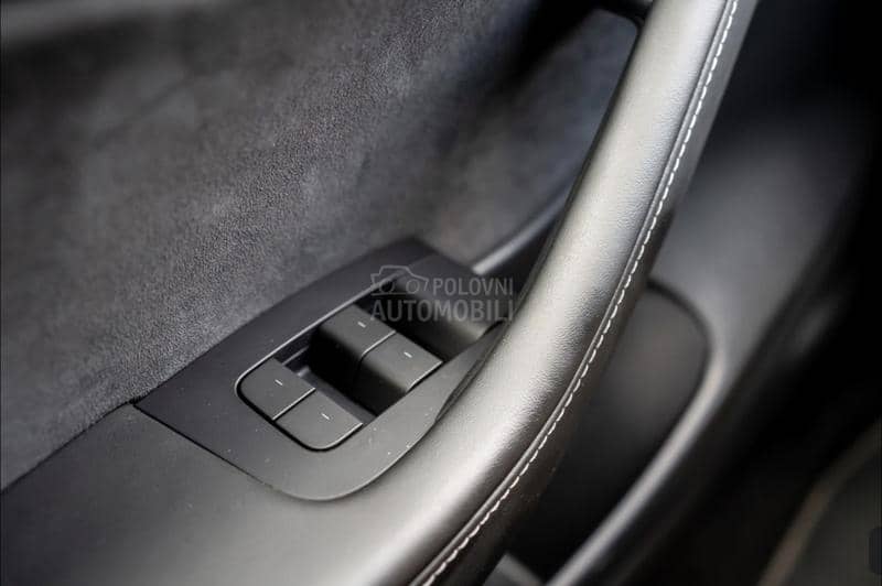 Tesla Model 3 STANDAR RANGE PLUS