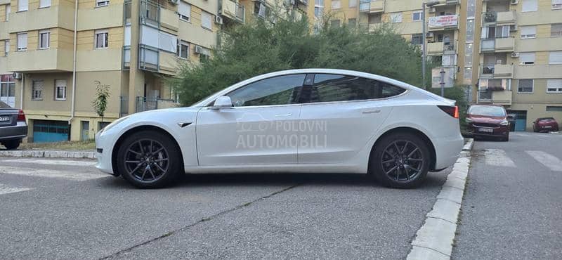 Tesla Model 3 STANDAR RANGE PLUS