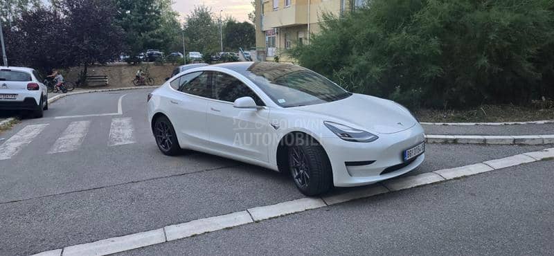 Tesla Model 3 STANDAR RANGE PLUS
