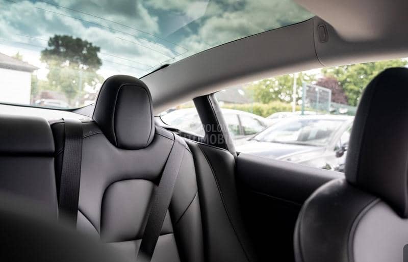 Tesla Model 3 STANDAR RANGE PLUS