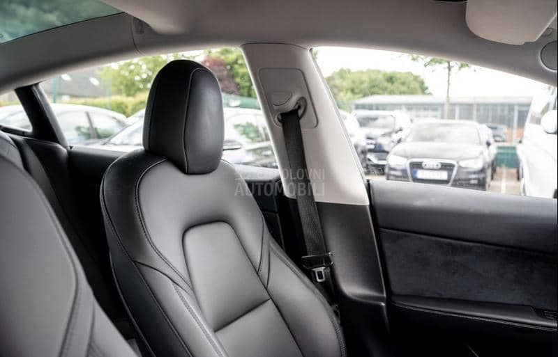 Tesla Model 3 STANDAR RANGE PLUS