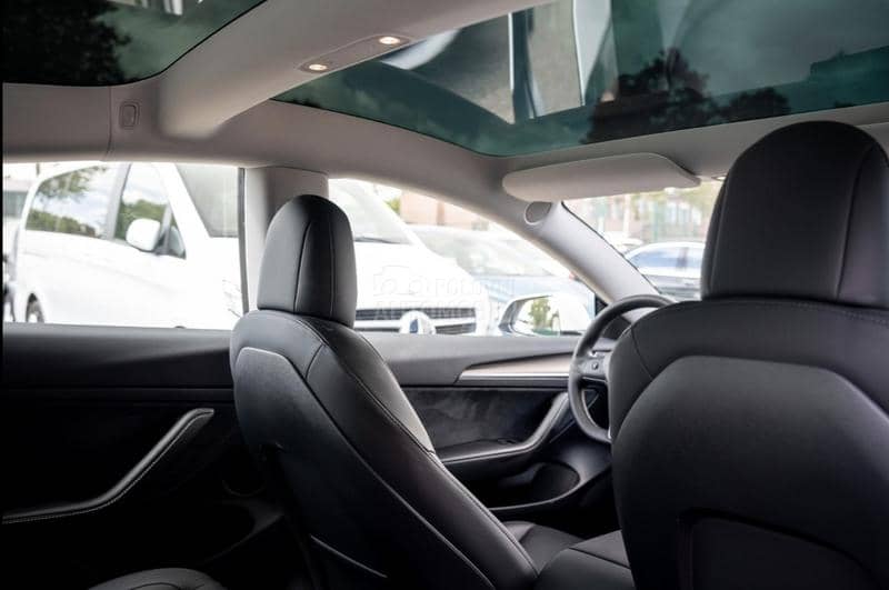 Tesla Model 3 STANDAR RANGE PLUS