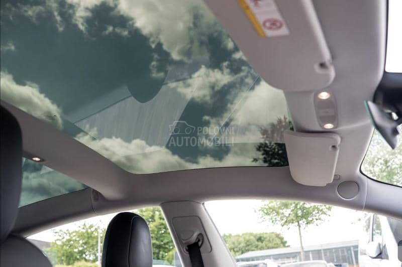 Tesla Model 3 STANDAR RANGE PLUS