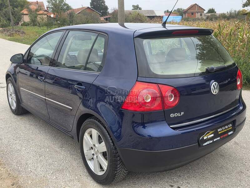 Volkswagen Golf 5 1.4 FSI