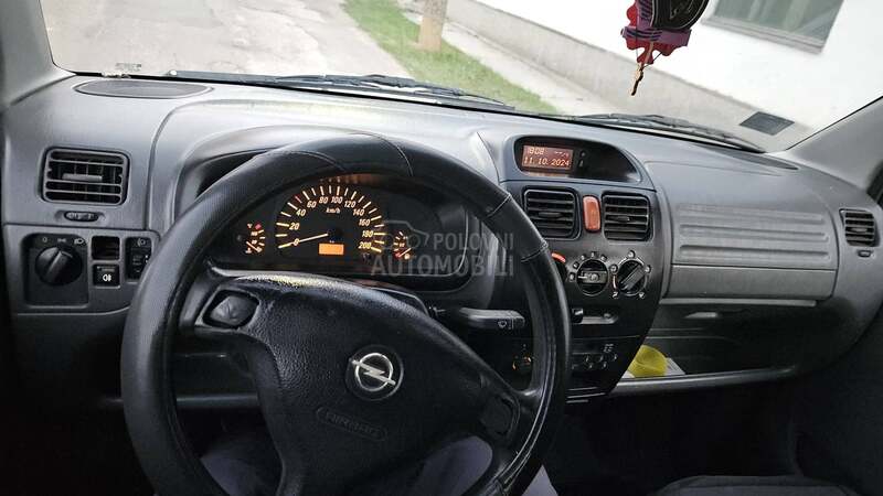 Opel Agila 