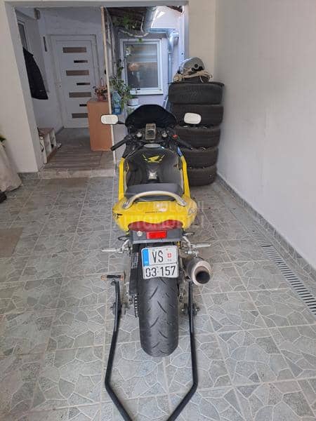 Honda CBR F4