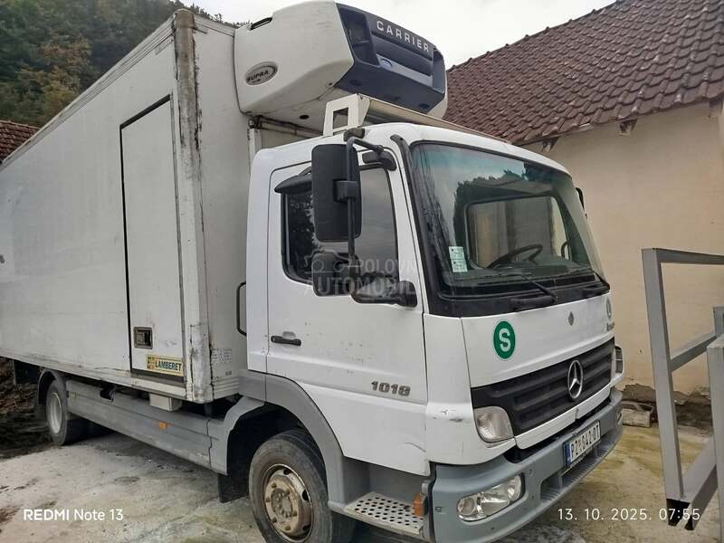 Mercedes Benz 1018