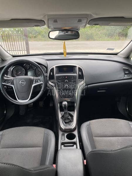 Opel Astra J 1.7 CDTI Opel Astra J 1.7 CDTI